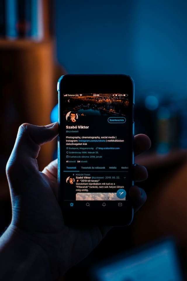 apprenez comment effacer facilement les messages twitter échangés à deux, pour une conversation plus propre et privée.