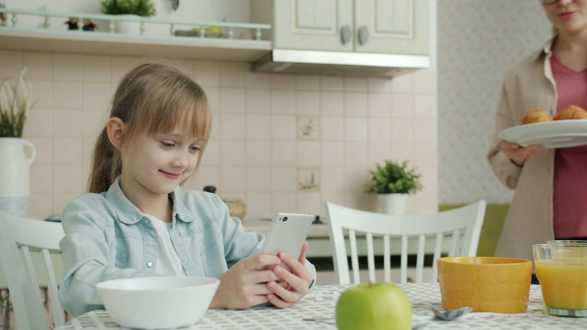 Comment accompagner au quotidien l’usage du smartphone par votre enfant