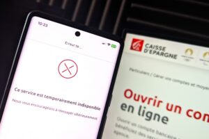 Écran d'application bancaire Banque Populaire affichant la connexion Cyberplus et la saisie d'un code à usage unique