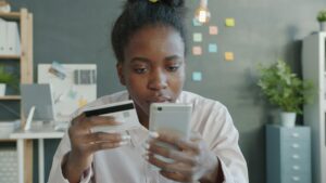 Application iGraal cashback affichée sur un smartphone avec une cagnotte de remboursements
