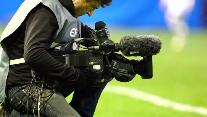 la france intensifie sa lutte contre la piraterie numérique en bloquant 200 services iptv illégaux, garantissant ainsi la protection des droits d'auteur et la qualité des contenus légaux pour les utilisateurs. découvrez les implications de cette mesure sur le paysage audiovisuel français.