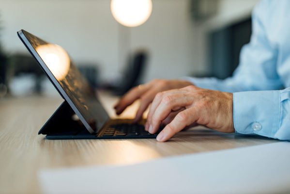 protégez vos e-mails gmail grâce à des astuces simples et efficaces. découvrez comment activer l'authentification à deux facteurs, gérer vos paramètres de sécurité et éviter les phishing pour sécuriser vos informations personnelles.