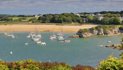 découvrez les secrets du code postal ca56 du morbihan : histoire, caractéristiques et curiosités de cette région pittoresque de bretagne. plongez dans l'âme du morbihan et explorez ce que cache ce code postal unique.