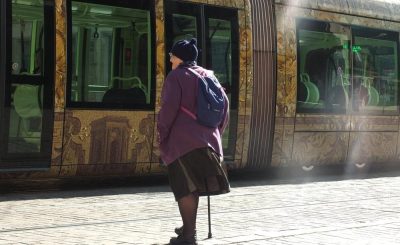 découvrez comment la carte mobilité inclusion de la sncf vous permet de réaliser des économies sur vos déplacements. profitez d'avantages exclusifs pour rendre vos voyages plus accessibles et économiques.