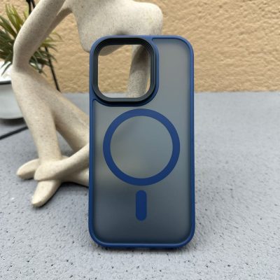 découvrez notre sélection de coques magsafe, alliant protection optimale et design élégant pour votre iphone. profitez de la facilité de recharge sans fil et d'un accès rapide à vos accessoires magsafe. protégez votre appareil tout en ajoutant une touche de style.