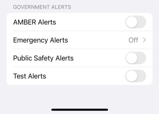 apprenez comment désactiver facilement les alertes flash sur votre iphone pour éviter les notifications lumineuses intempestives.