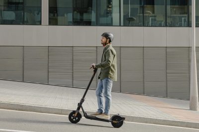 mobilite-urbaine-et-sportivite-la-trottinette