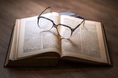 Application Presse Connect affichant une bibliothèque de magazines sur smartphone